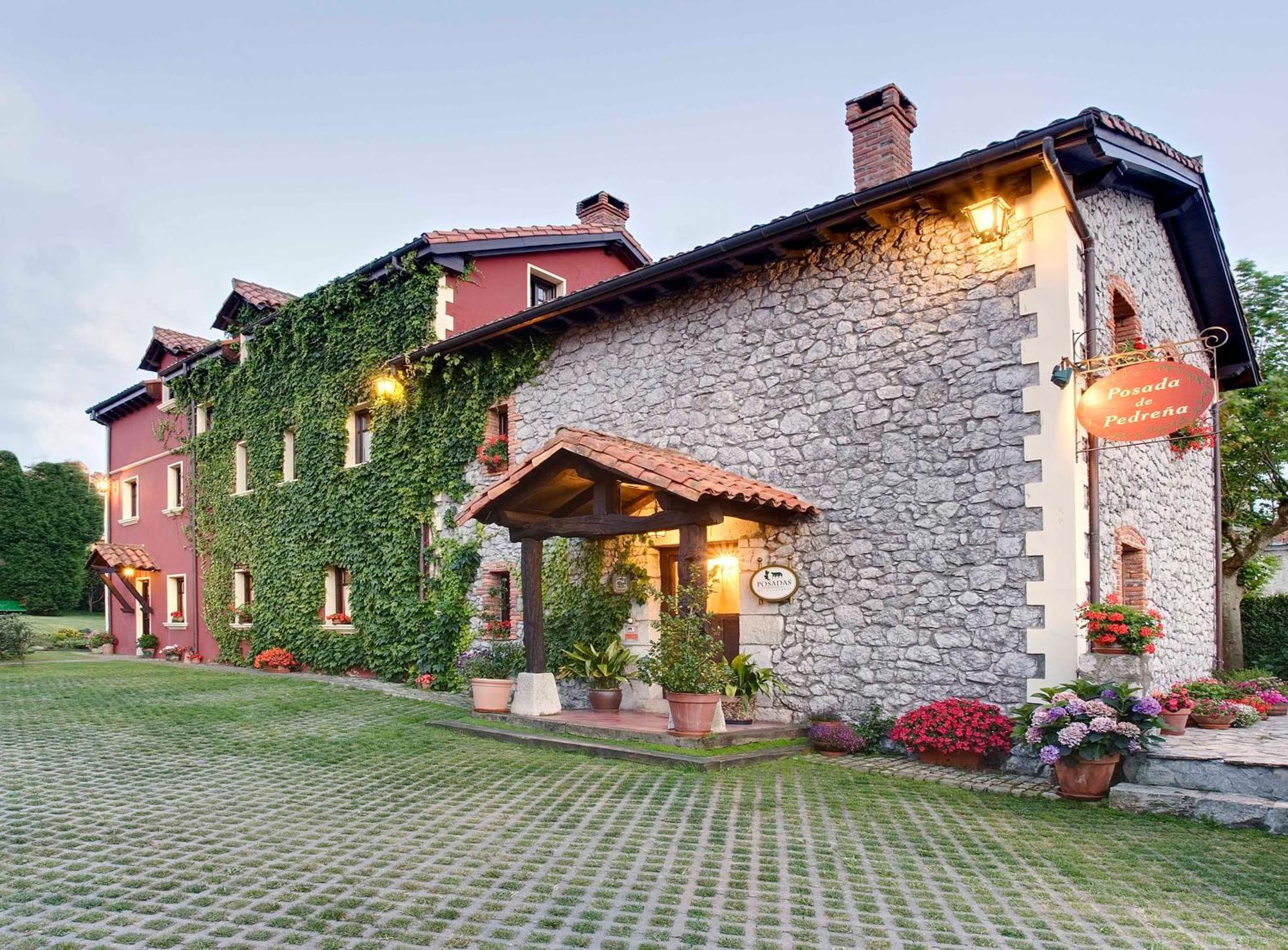 Posada De Pedreña Exteriör bild